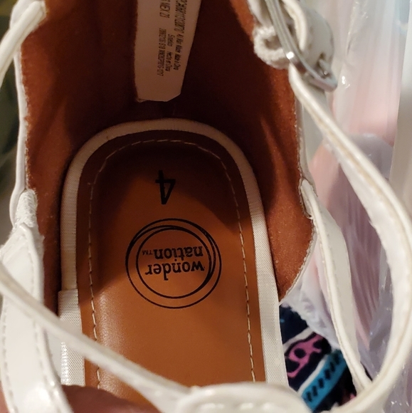 Girls white leather sandals, euc pretty 4 - Picture 2 of 6